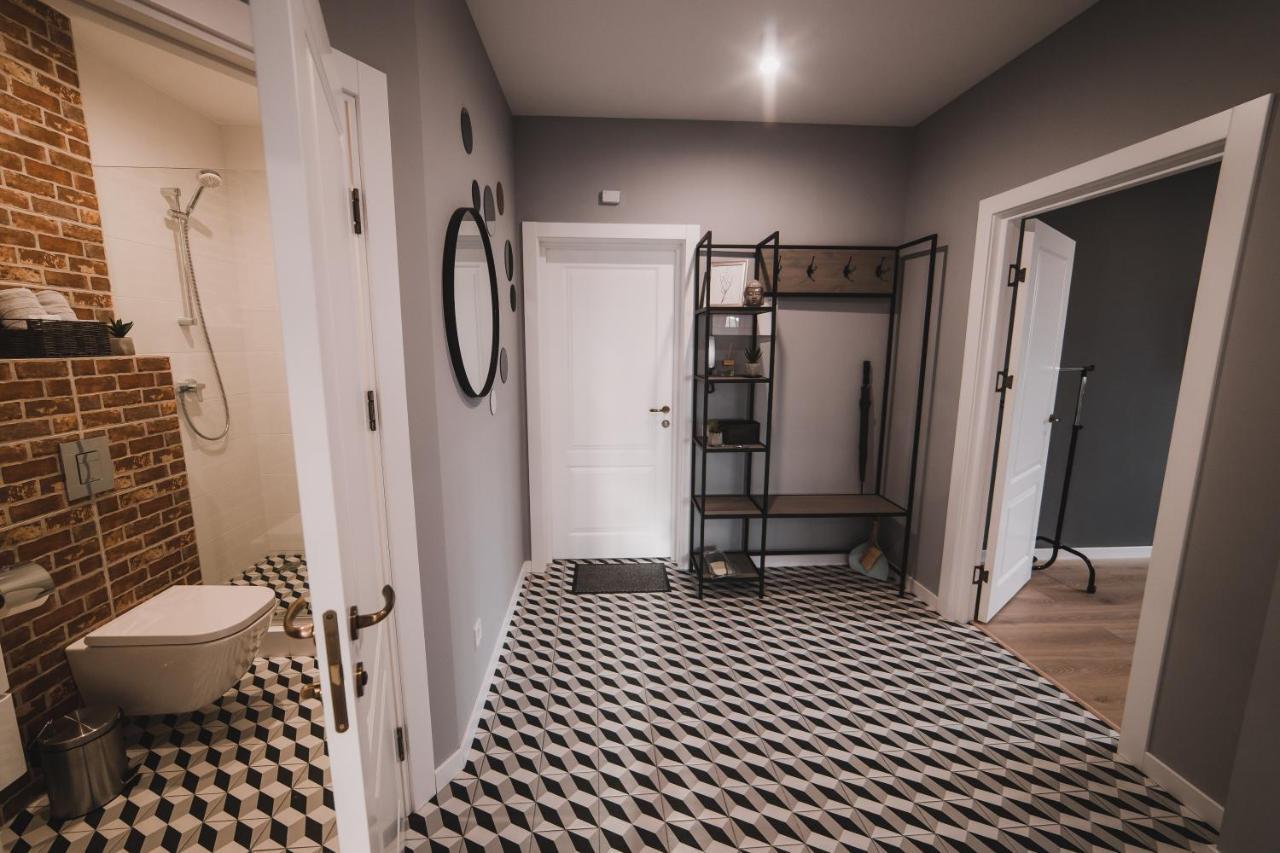 Apart-Hotel Kostjukowski Apartments Nizhynska 17 Lviv Eksteriør billede