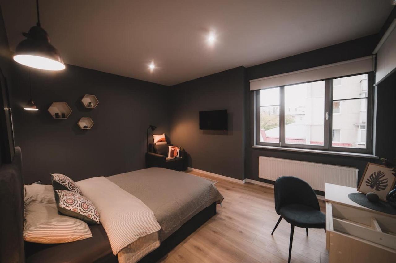 Apart-Hotel Kostjukowski Apartments Nizhynska 17 Lviv Eksteriør billede