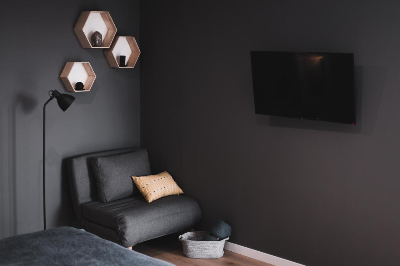 Apart-Hotel Kostjukowski Apartments Nizhynska 17 Lviv Eksteriør billede