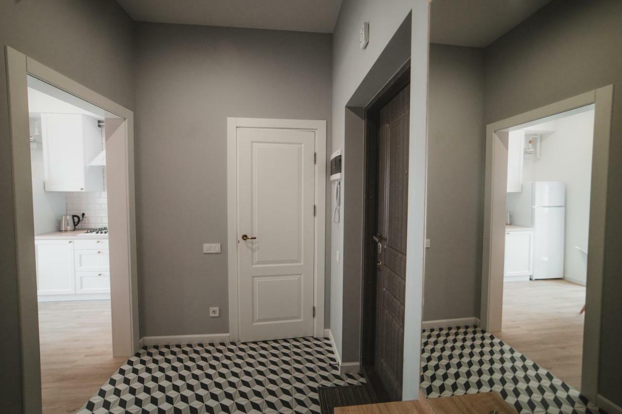 Apart-Hotel Kostjukowski Apartments Nizhynska 17 Lviv Eksteriør billede