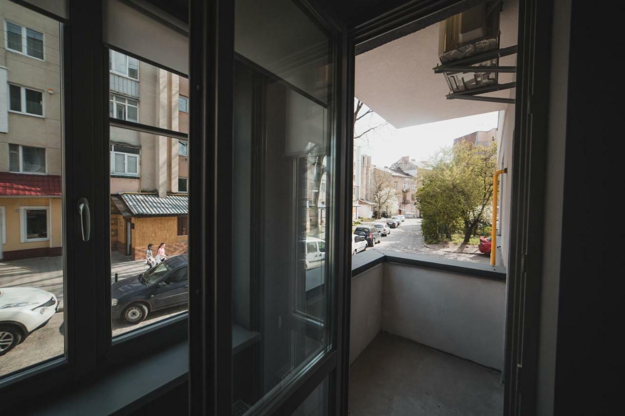 Apart-Hotel Kostjukowski Apartments Nizhynska 17 Lviv Eksteriør billede